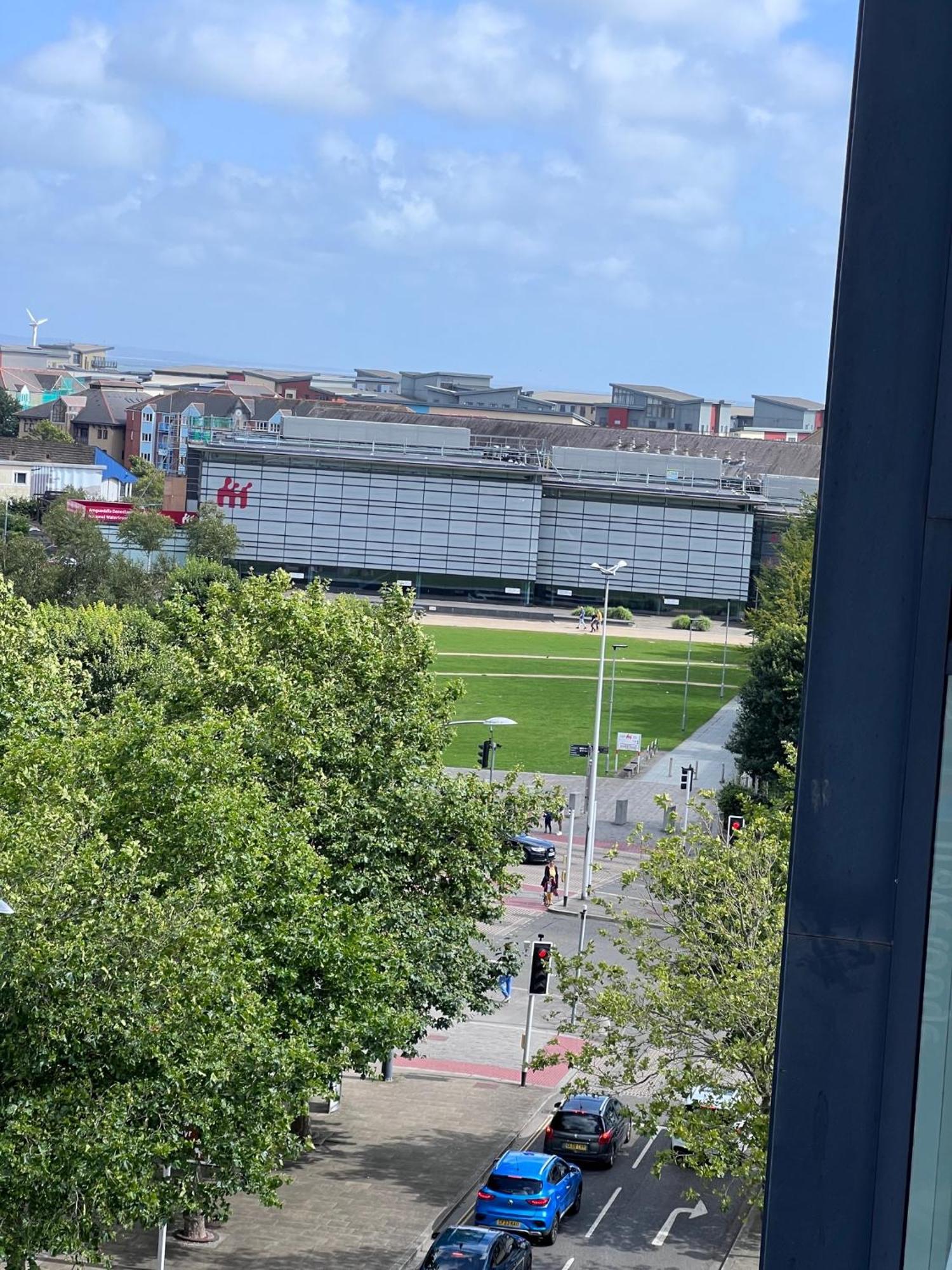 Great City Centre Getaway Apartment 2 Bed Near The Beach And Shopping Area Swansea Buitenkant foto