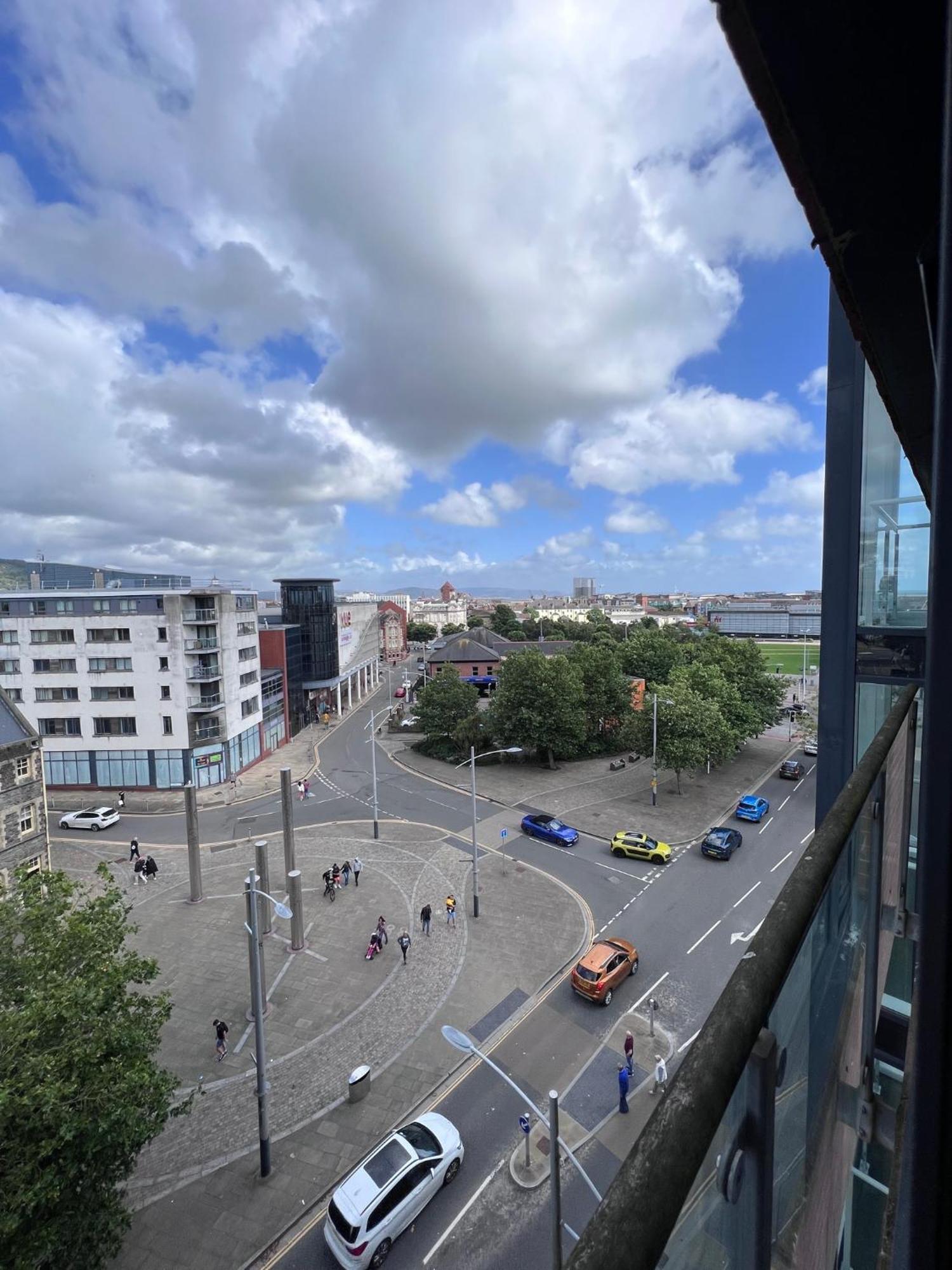 Great City Centre Getaway Apartment 2 Bed Near The Beach And Shopping Area Swansea Buitenkant foto