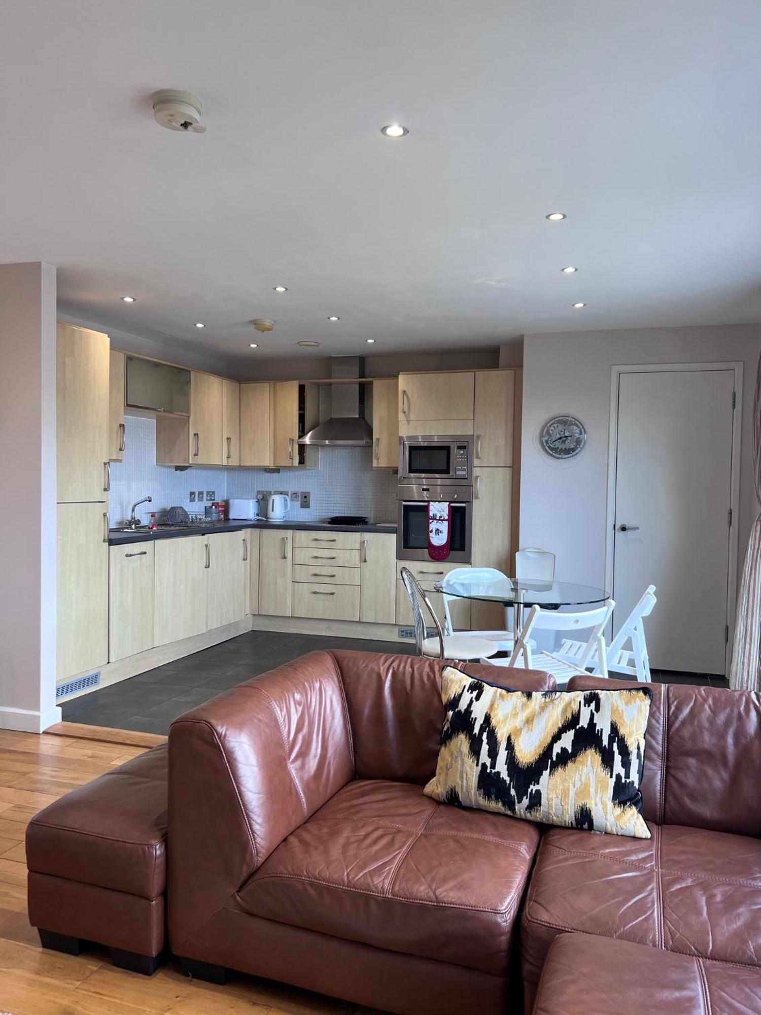 Great City Centre Getaway Apartment 2 Bed Near The Beach And Shopping Area Swansea Buitenkant foto