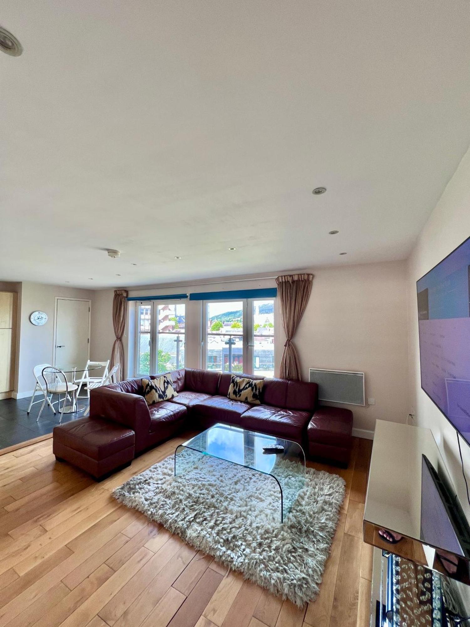 Great City Centre Getaway Apartment 2 Bed Near The Beach And Shopping Area Swansea Buitenkant foto